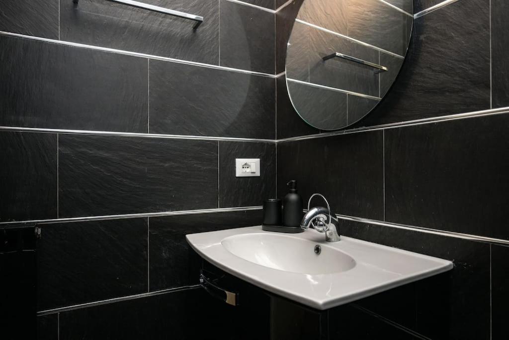 Wonderfull Two Floors Navigli Apartment Mailand